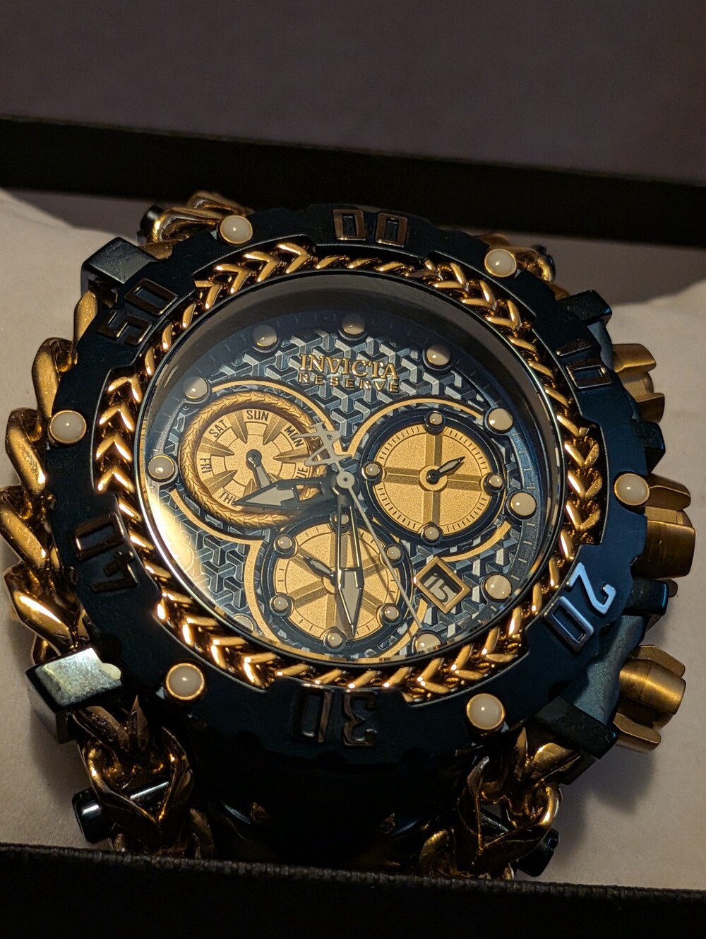 Invicta Reserve Gladiator Model (34439) - Picture 2 of 8